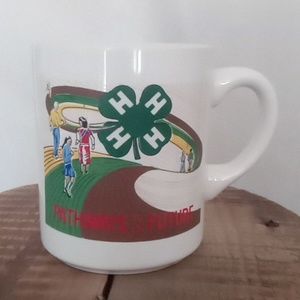 VTG 4-H graphic design mug